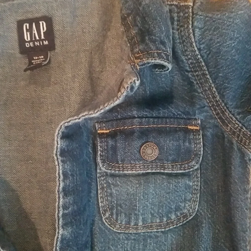 Baby GAP Denim  Overalls Coverall Jumpsuit  Romper one piece size 12-18 months